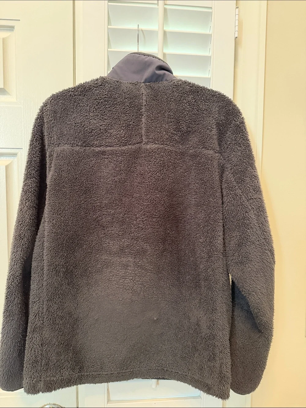 The North Face Men’s Dark Gray Sherpa Fleece Pullover